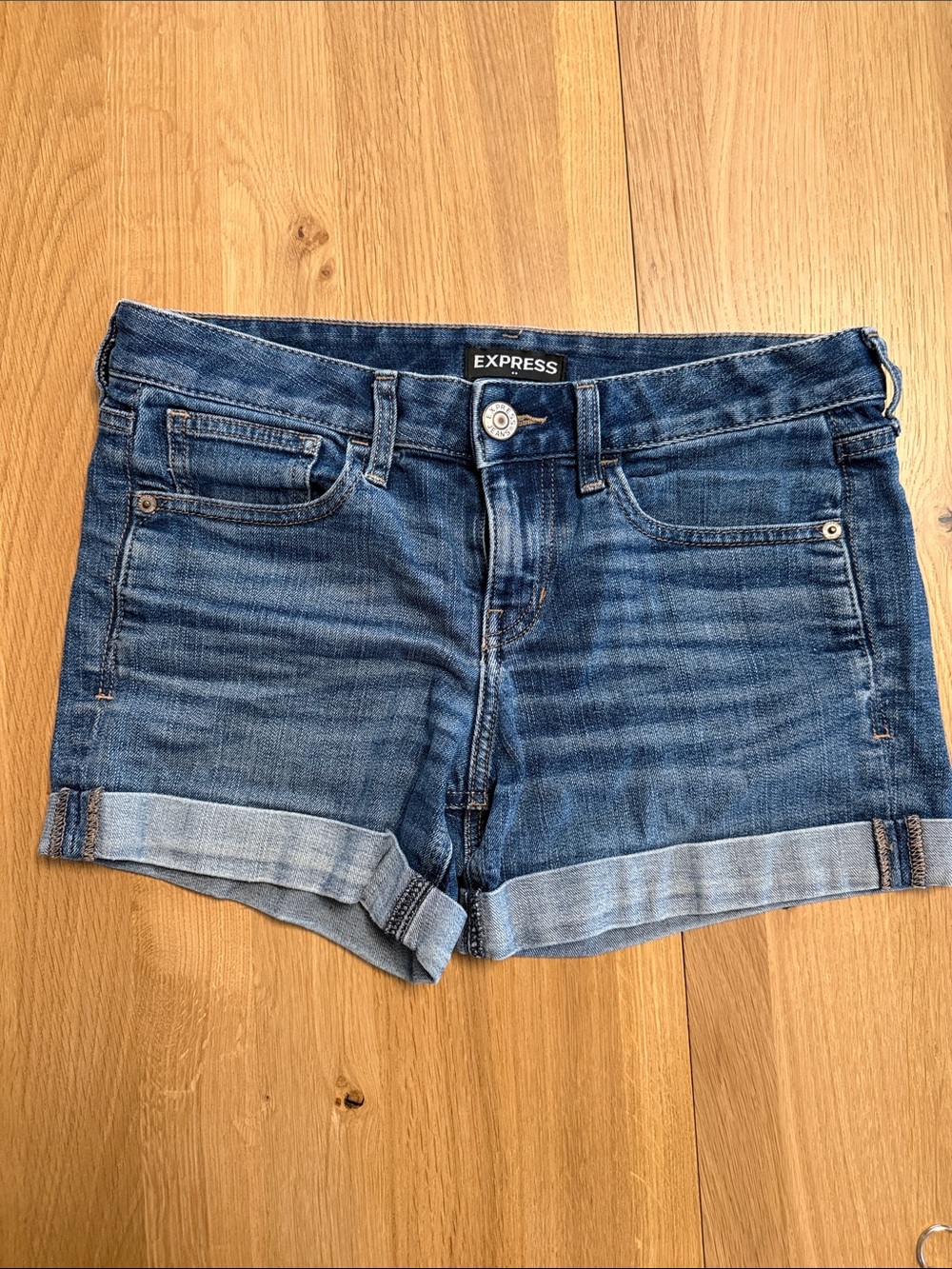 Retro Express Denim Roll-Cuff Jean Shorts Low Rise Midi